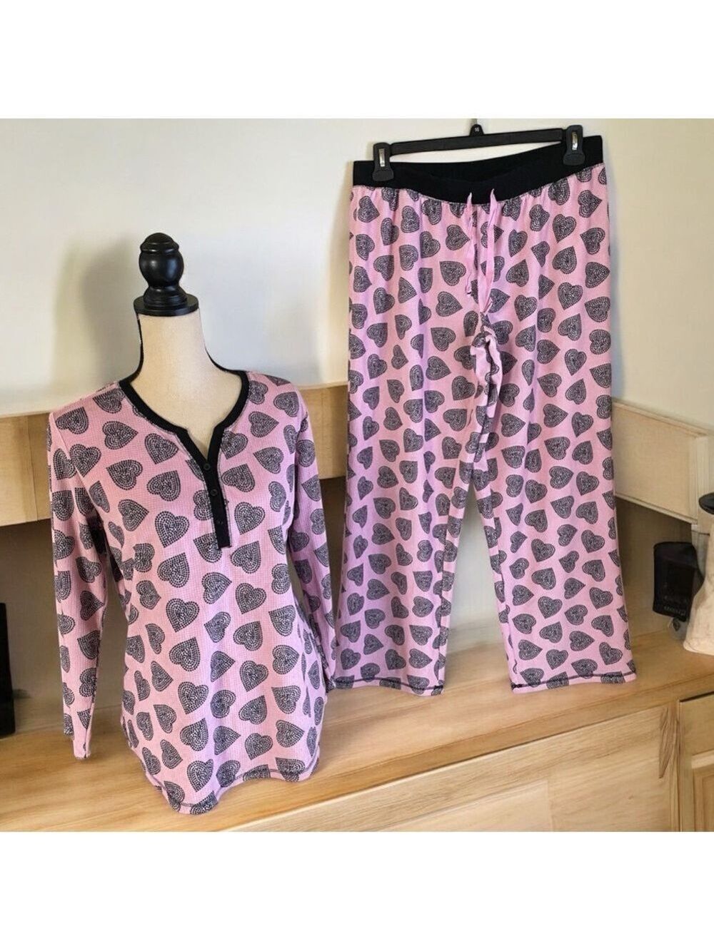Betsey Johnson-pajama set thermal/heart sz large. Pink/Black. Like new preowned!